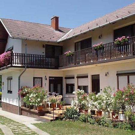 Apartman Berki Margit Хевиз Экстерьер фото