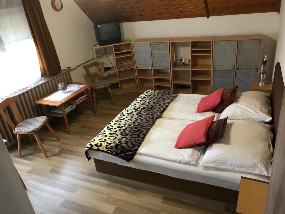 Apartman Berki Margit Хевиз Экстерьер фото