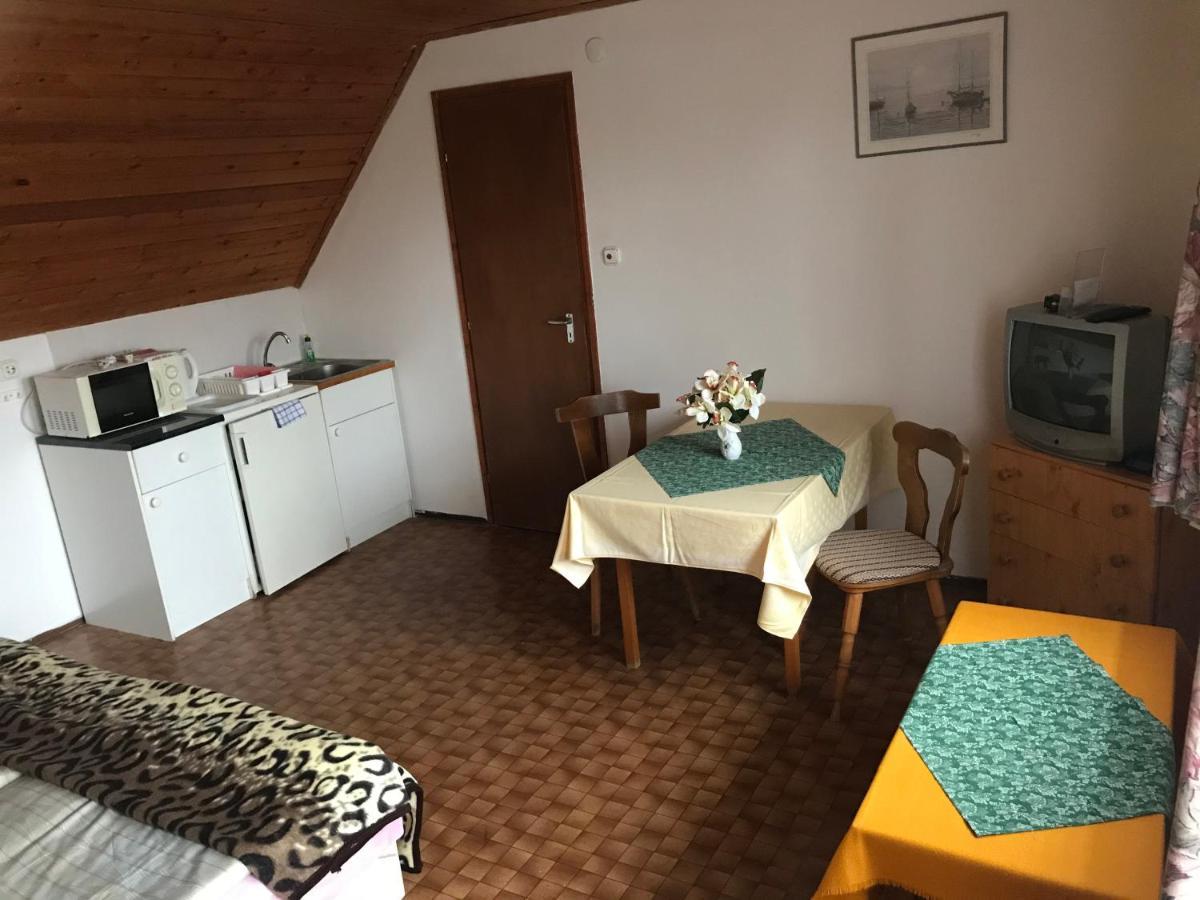 Apartman Berki Margit Хевиз Экстерьер фото